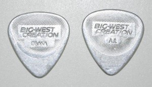 Медиатор BWC, алюминий, teardrop, 1мм. ― Guitar-Supply.ru