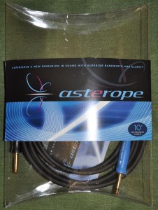 Asterope black gold S-S jacks, 10' ― Guitar-Supply.ru