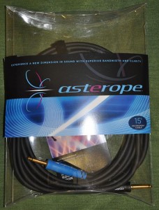 Asterope black gold S-S jacks, 15' ― Guitar-Supply.ru